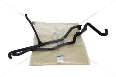 Патрубок системи охолодження 2,3 dci Master III (10-) RENAULT '924105939R