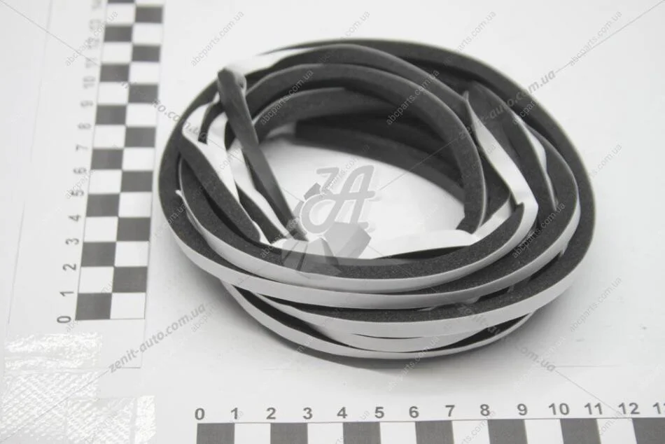 Уплотнитель стекла лобового Actyon (06-), Kyron (05-), Actyon Sports (12-) SsangYong SSANGYONG 7911209000 (фото 1)