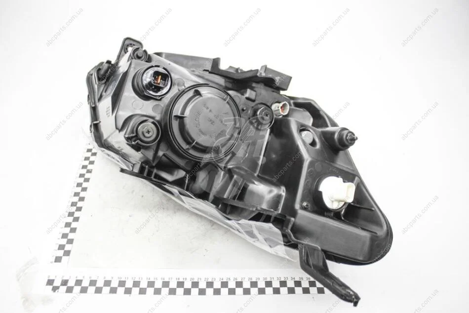 Фара ліва (-коректор) Korando C (10-) SsangYong SSANGYONG 8310134000 (фото 1)
