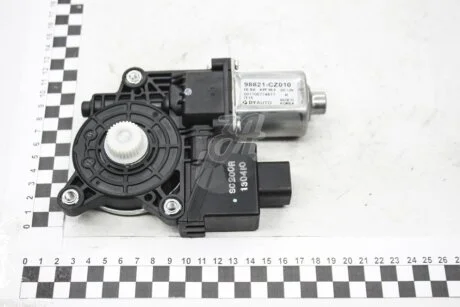 Мотор склопідіймача двері передньої правої Korando C (10-) SsangYong SSANGYONG 8810234100