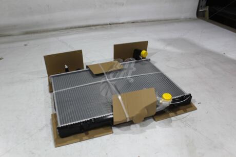 Радиатор охлаждения Mitsubishi PAJERO SPORT (98-) 3.0I MT, AT TANGUN 'P52158