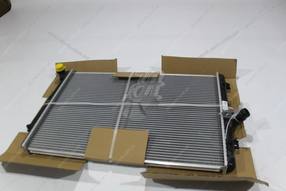 Радіатор охолодження Skoda Octavia A5 (04-), VW Golf V (03-), Passat (05-) 1.6D, 2.0D, 2.0T (P72161) TANGUN 'P72161 (фото 1)