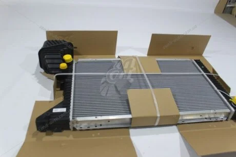 Радиатор охлаждения MB Sprinter (00-) (P72163) TANGUN 'P72163