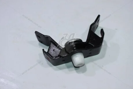 Опора двигателя (12371-75140) TOYOTA '12371-75140