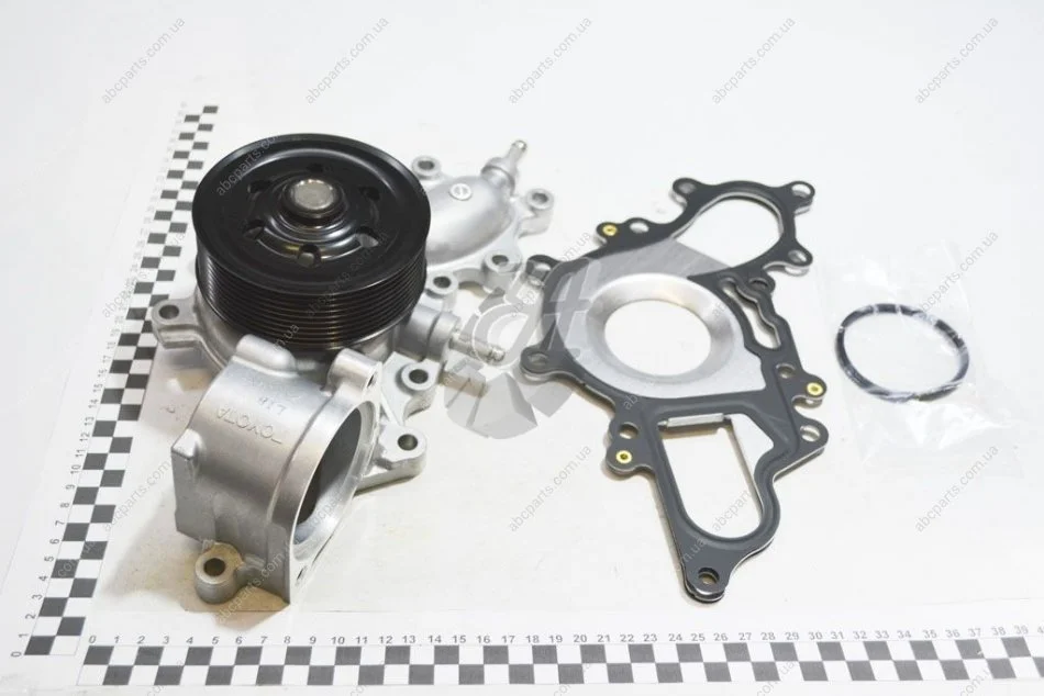 Насос ОЖ ДВС LC200 (08-) 4.5d (16100-59366) TOYOTA 1610059366 (фото 1)