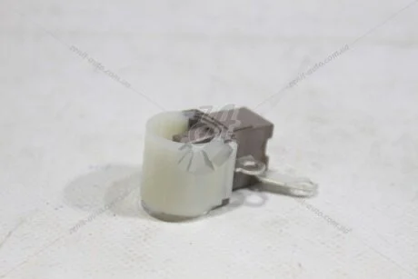 Корпус утримувача щіток генератора (27370-23120) TOYOTA '2737023120