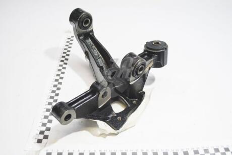 Кулак підвіски зад прав (42304-48010) TOYOTA 4230448010