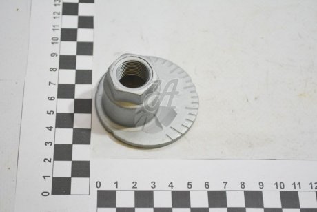 Шайба розвалу з гайкою передн нижн важеля LC200 (08-) (48452-34011) TOYOTA 4845234011