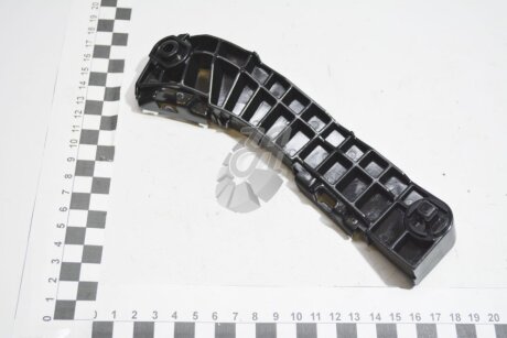 Кріплення переднього бампера (52536-33040) TOYOTA '5253633040