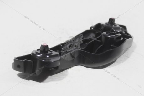 Крепёж переднего бампера TOYOTA 5253633060