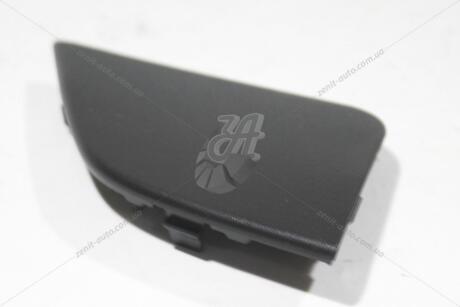 Заглушка в решетке бампера переднего левая (53286-42100) TOYOTA '53286-42100