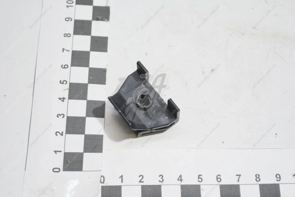 Клипса обшивки LC200 (08-) (53879-58010) TOYOTA 5387958010 (фото 1)