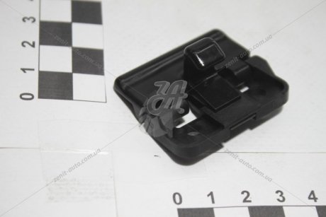 Замок крышки перчаточного ящика TOYOTA 5890833030
