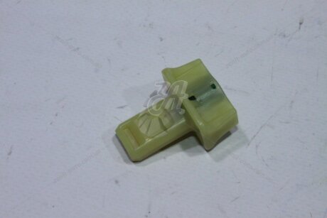 Кліпса обшивки (пластик) Rav4 (17-) TOYOTA '6248928010