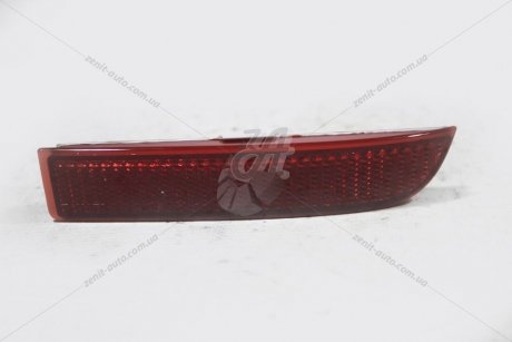 Отражатель бампера заднего правый TOYOTA 8191013022