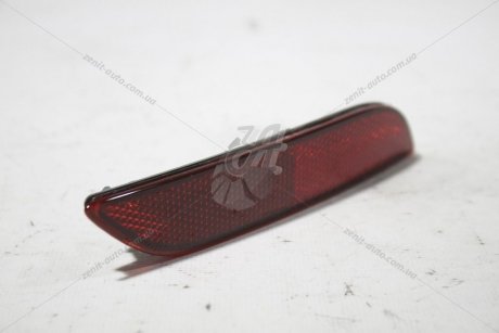 Отражатель на бампере заднем, правый TOYOTA 8191033030