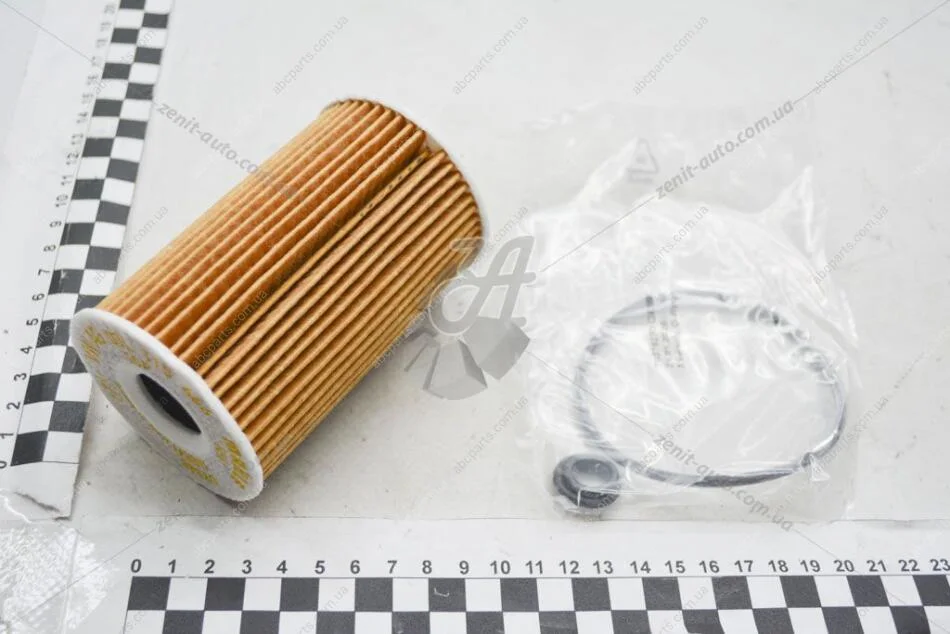 Фильтр масляный VW Amarok, T5, T6 (10-), Caddy (11-)/Audi A1, A3-A6/Skoda Fabia, Octavia, Superb 1.6D, 2.0D (-15) VAG 03L115562 (фото 1)