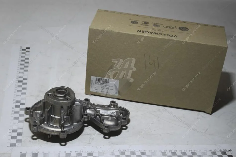 Насос водяной (Помпа) VW Touareg 3.0D (11-18)/Audi A5-A8 (12-18), Q5 (13-17), Q7 3.0D (10-15) VAG 059121008J (фото 1)