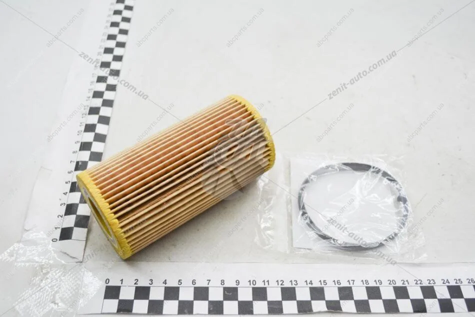 Фiльтр масляный VW Golf (04-14), Passat, Jetta (06-)/Seat Leon (06-13)/Skoda Octavia 2.0, 2.5 (04-08) VAG 06D115562 (фото 1)