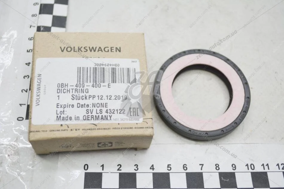 Сальник полуосi DSG 7ст. DQ381, 6ст. DQ400E VW Golf (17-), Passat (15-), Tiguan (16-) VAG 0BH409400E (фото 1)