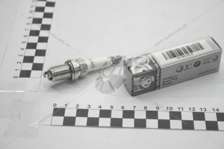 Свічка запалювання VW Touareg 4.2 (06-18)/Audi A5, A6, A8, Q7 4.2, 5.2 (05-15) (101905621B) VAG '101905621B