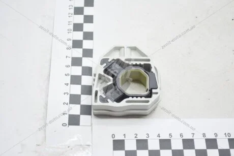 Кронштейн радiатора VW Passat, Jetta, Polo/Skoda Fabia, Rapid/Audi A3 1.2, 1.4, 1.6, 2.0 (08-) VAG 1K0121367P