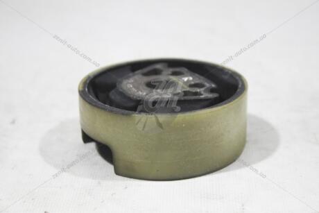 Сайлентблок опори в підрамнику нижній VAG 1K0199867R