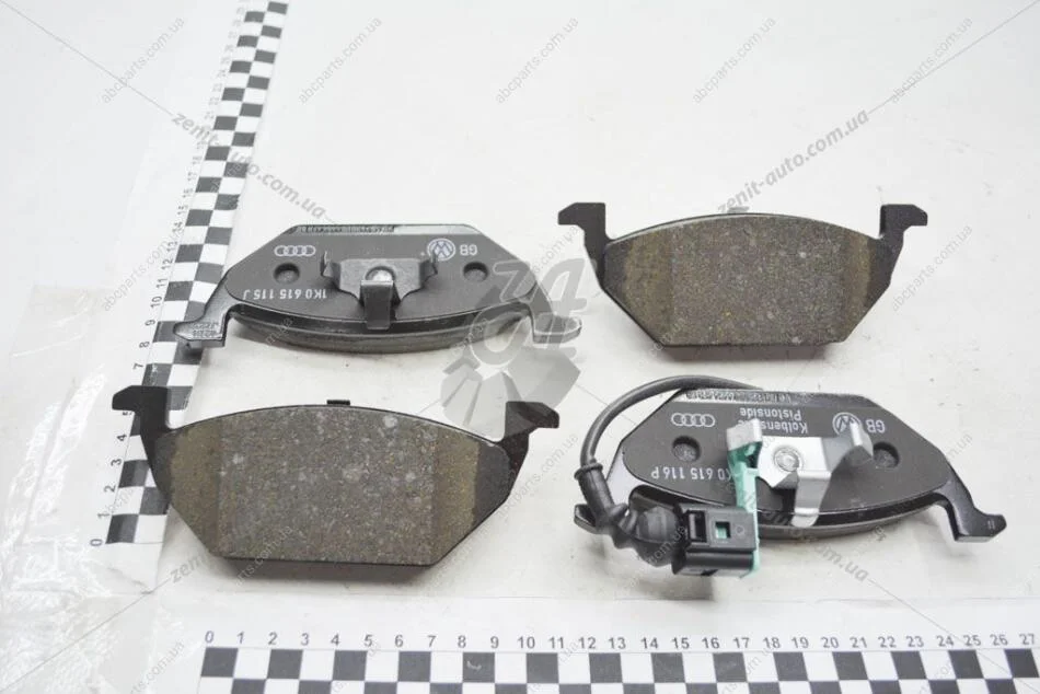 Колодки тормозные перед (компл) VW Caddy (04-15), Golf (04-14)/Audi A3/Skoda Octavia (04-13), Yeti (10-18) VAG 1K0698151F (фото 1)