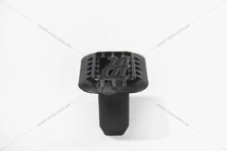 Втулка заднього сидіння VW Jetta IV (1K0886373C) VAG '1K0886373C