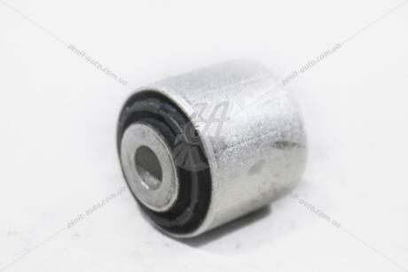 Сайлентблок наружный переднего рычага Audi Q7 Q8 VW Touareg VAG 4M0407181