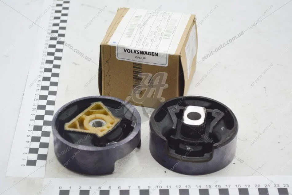 Сайлентблоки нижней опоры в подрамнике к-кт VW Golf (17-), Tiguan (16-) Passat/Skoda Superb (15-) VAG 5Q0198037F (фото 1)