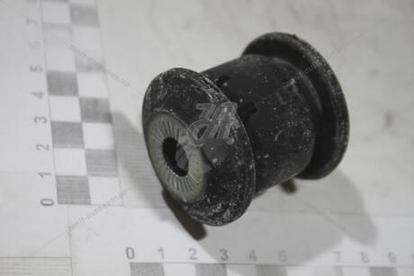 Сайлентблок рычага VW Passat (15-), Tiguan (16-), Golf/Audi A3/Skoda Octavia (13-), Superb (15-)/Seat Ateca, Leon (16-) VAG 5Q0407182