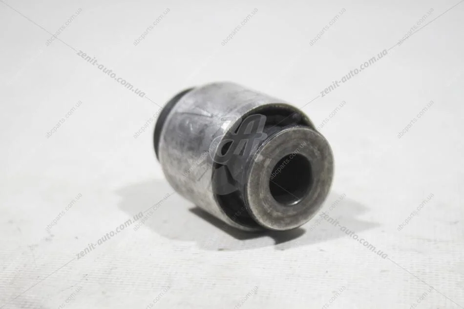 Сайлентблок цапфи VW Tiguan (16-)/Audi Q3 (19-)/Skoda Karoq (18-), Kodiaq (17-)/Seat Tarraco (19-) VAG 5Q0505553A (фото 1)