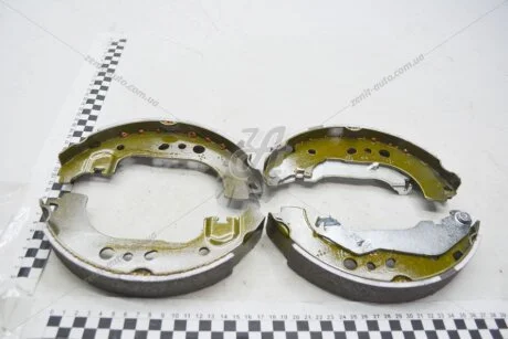Колодки гальмівні задн. бараб, (компл) Skoda Rapid (13-), Roomster (11-15)/Seat Toledo (13-19) VAG 6R0698525B