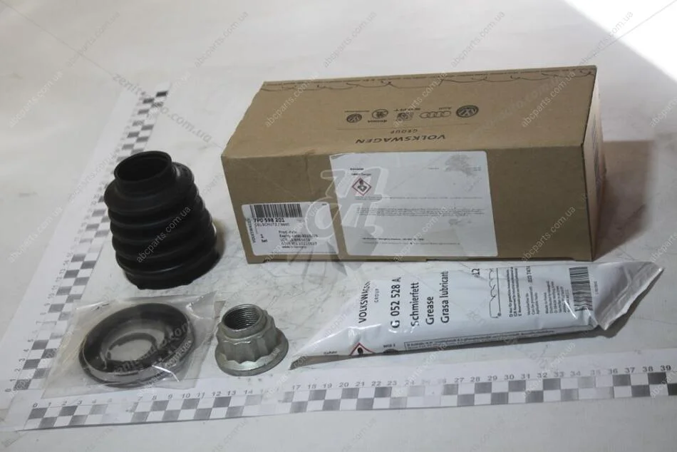Пильовик ШРКШ VW Touareg (11-18)/Audi Q7 (10-15) VAG 7P0598201 (фото 1)