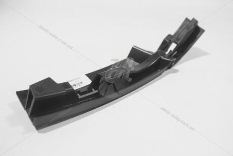 Кронштейн правый бампера переднего Audi Q5 (13-17) VAG '8R0807278C