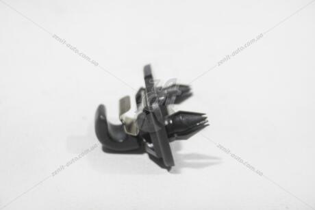 Крючок солнцезахистного козирька (черн) Audi A4 (16-) VAG '8W0857562A4PK