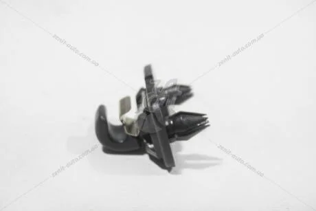 Крючок солнцезахистного козирька (черн) Audi A4 (16-) (8W0857562A4PK) VAG '8W0857562A4PK