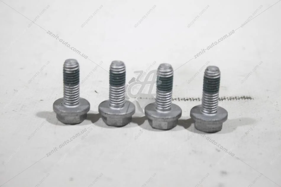 Колодки гальмівні перед (компл) VW Passat (15-), Golf (13-), Caddy, Touran (16)/Skoda Octavia (13-17)/Seat Leon(17-) VAG JZW698151AN (фото 1)