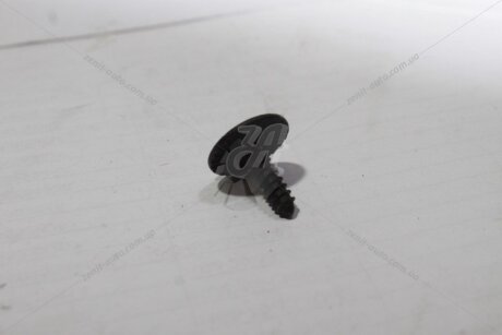 Винт-саморез накладки днища Audi Q7 Q8 VAG 'WHT007698