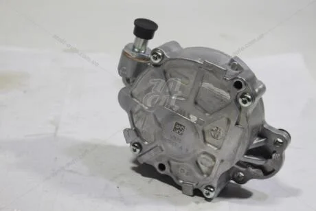 Насос вакуумний (всередині оригінал) Skoda Octavia II/VW Caddy III IV,Passat B6,B7,T5,T6,Jetta 1.6d,2.0d VIKA Premium '11451804935