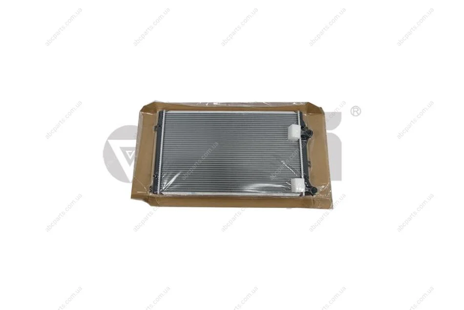 Радіатор Skoda Octavia (09-), Rapid (13-)/VW Caddy (11-), Golf (07-), Jetta (06-), Passat (08-), Tiguan (08-) VIKA Vika 11211011901 (фото 1)
