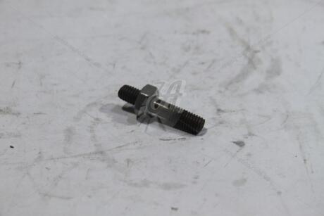 Гайка самостопорна Skoda Fabia (00-04), Octavia (97-00)/VW Caddy (97-01) Vika 18030001217