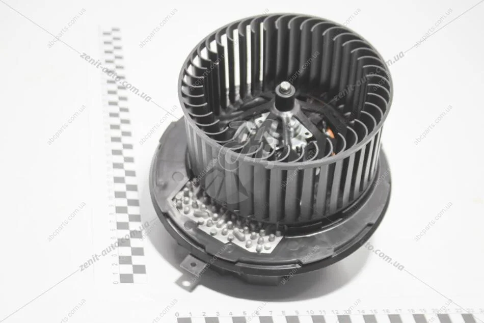 Вентилятор печки Skoda Octavia (09-13)/VW Golf (04-13), Caddy (04-08), Jetta (11-14)/Audi A3 (08-13),Q3 (12-14)/Seat Leon (11-13) VIKA Vika 88200787501 (фото 1)
