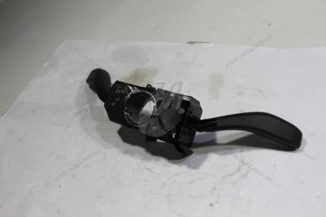 Переключатель подрулевой VW T5 (03-10)/Skoda Fabia (07-10),Roomster (06-10) vika Vika 99531787401