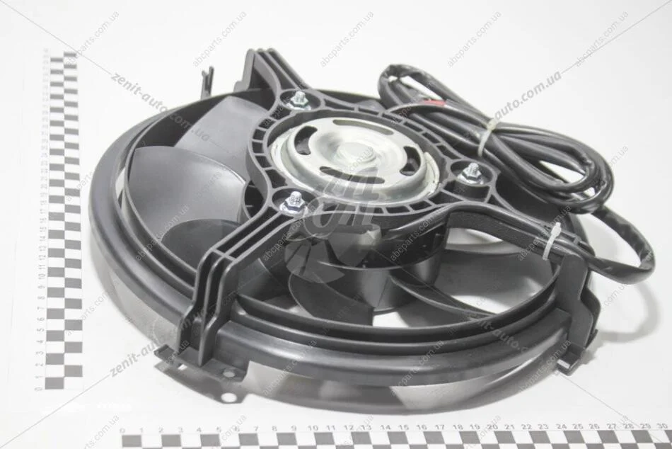 Вентилятор радиатора 300W VW Passat (97-00), Sharan (96-00)/Audi A4 (95-01), A6 (97-01)/Seat Alhambra (96-00) VIKA Vika 99590016401 (фото 1)